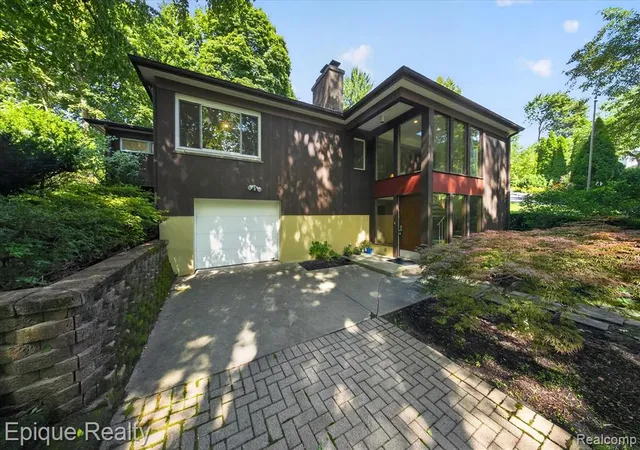 1st image of 2200 Navarre Cir, Ann Arbor, MI 48104 2759 | MLS# 61022649