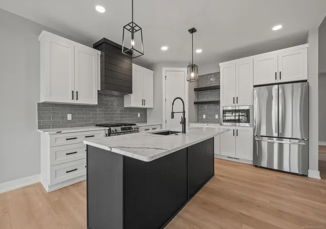 2nd image of 5865 Heights Dr #Unit 1 / Building 1, Sterling Heights, MI 48314 | MLS# 50196039