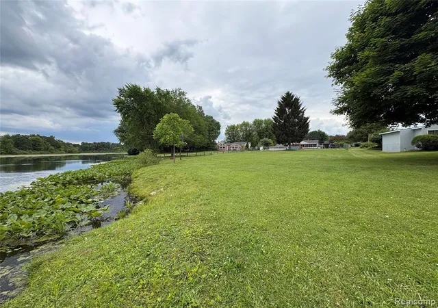 Homes for sale in Fenton, MI | 615 Senecal St, Fenton, MI 48430 | MLS# 61005839