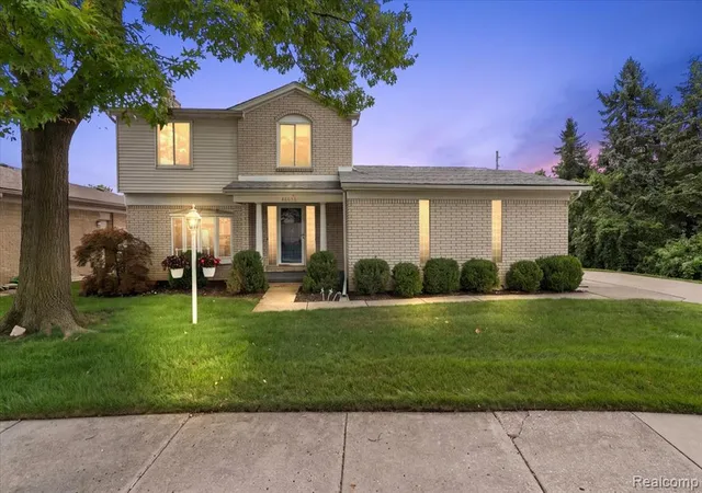 Photo 1 of Condo for sale at 46636 E Oakwood Dr #55, Macomb, MI 48044 | MLS# 61026003 | Listing updated on 2026-09-01