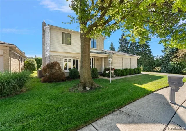 Photo 4 of Condo for sale at 46636 E Oakwood Dr #55, Macomb, MI 48044 | MLS# 61026003 | Listing updated on 2026-09-01