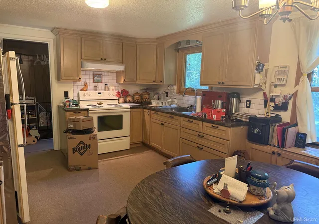 Photo 4 of Single family home for sale at 311 Chestnut St, Munising, MI 49862 | MLS# 50216540 | Listing updated on 2026-08-03