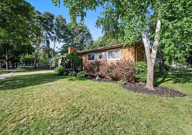 Homes for sale in Midland, MI | 2315 Laurel Ln, Midland, MI 48642 | MLS# 50213929