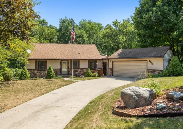 Photo 1 of Single family home for sale at 4040 Coit Ave, Grand Rapids, MI 49525 | MLS# 70549456 | Listing updated on 2026-08-31