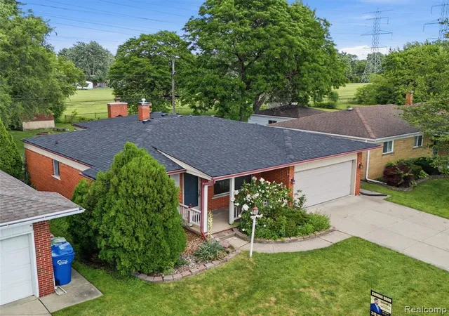 5th image of 26826 Palomino Ave, Warren, MI 48089 4644 | MLS# 61004794