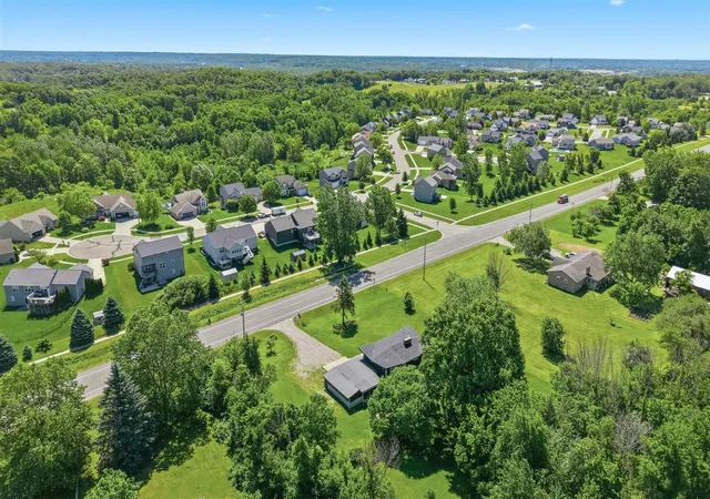 Homes for sale in Comstock Park, MI | 6335 Pine Island Dr, Comstock Park, MI 49321 | MLS# 70539661