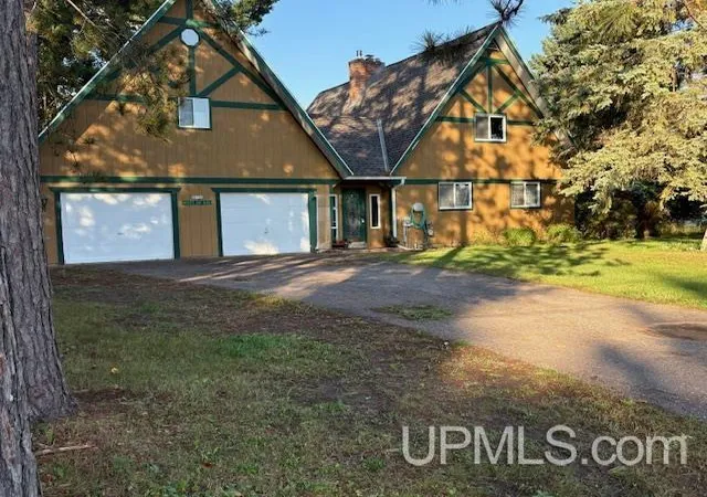Homes for sale in Munising, MI | 7753 Evergreen Dr, Munising, MI 49862 | MLS# 50208291