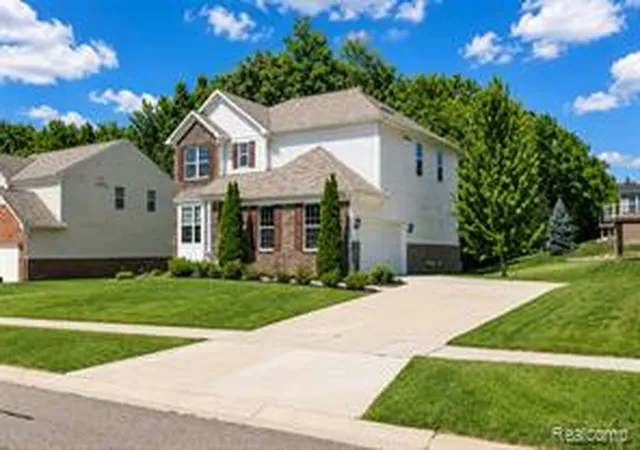Homes for sale in New Hudson, MI | 30081 Braeburn St, New Hudson, MI 48165 | MLS# 61008645