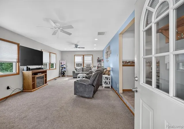 Photo 4 of Sale Pending at 3639 Carleton Rockwood Rd, South Rockwood, MI 48179 9747 | MLS# 61024777 | Listing updated on 2026-09-14