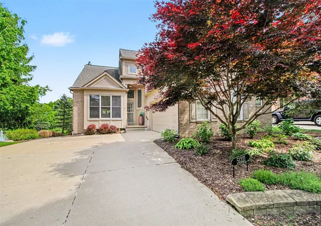 Listing Photo 1 - Condo for sale in building located at 51221 Northview, Plymouth, MI 48170 - Unit #