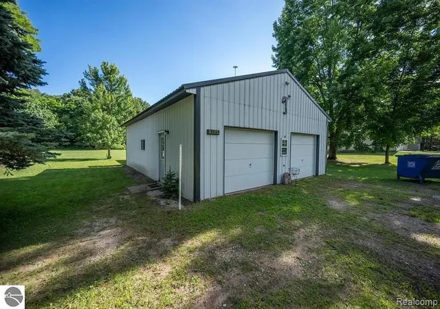 Homes for sale in Weidman, MI | 6365 W Airline Rd, Weidman, MI 48893 | MLS# 60983158
