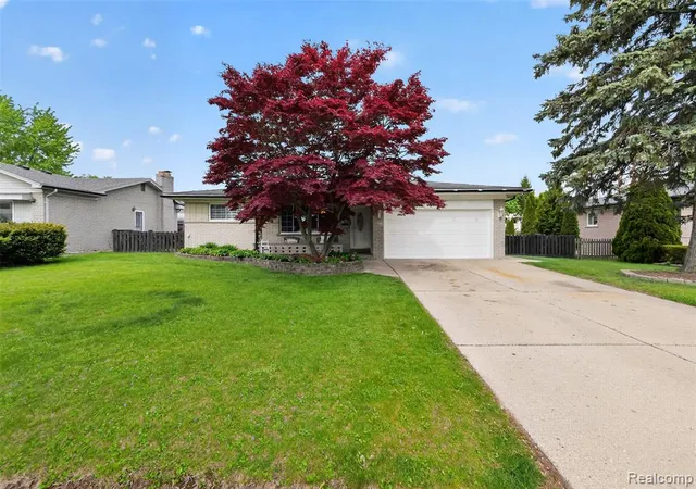 Photo 2 of Single family home for sale at 38031 Charwood Dr, Sterling Heights, MI 48312 | MLS# 60995550 | Listing updated on 2026-07-07