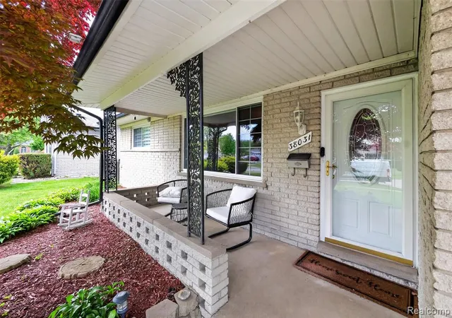 Photo 3 of Single family home for sale at 38031 Charwood Dr, Sterling Heights, MI 48312 | MLS# 60995550 | Listing updated on 2026-07-07