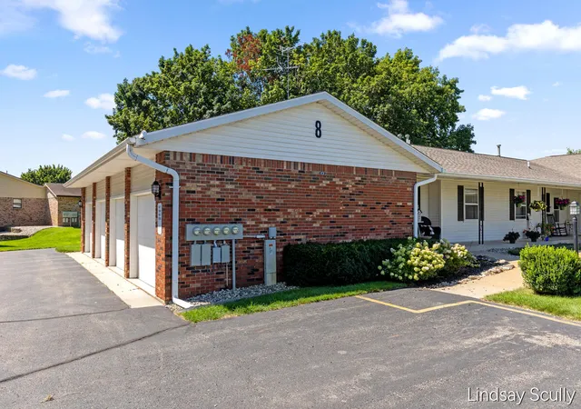 Photo 3 of Sale Pending at 1871 E Elizabeth Ln, Jenison, MI 49428 | MLS# 70553743 | Listing updated on 2026-09-03