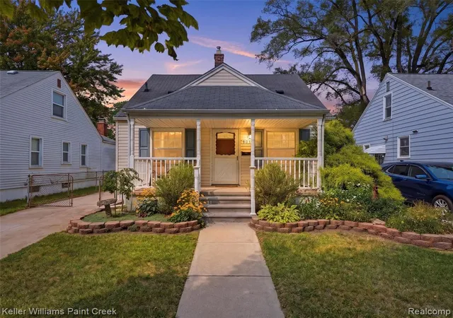 1st image of 905 N Kenwood Ave, Royal Oak, MI 48067 | MLS# 61021729