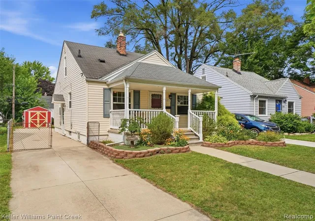 2nd image of 905 N Kenwood Ave, Royal Oak, MI 48067 | MLS# 61021729