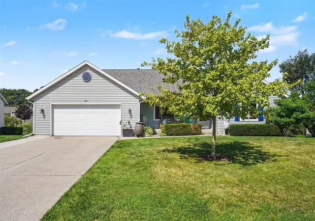 Homes for sale in Coopersville, MI | 641 Ridgefield Dr, Coopersville, MI 49404 | MLS# 70544103