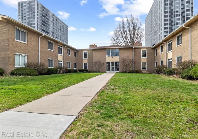 Homes for sale in Detroit, MI | 1550 Cherboneau Pl #221, Detroit, MI 48207 | MLS# 70533770
