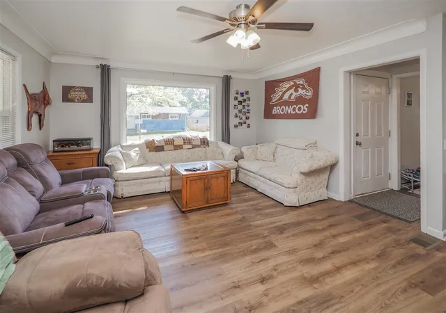 4th image of 1128 California Ave, Kalamazoo, MI 49006 | MLS# 70494535