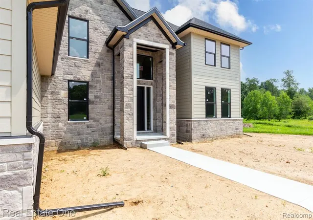 Photo 20 of Single family home for sale at 2910 Loon Dr, Wixom, MI 48393 | MLS# 61003741 | Listing updated on 2026-07-07