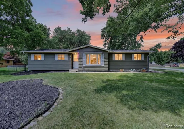 Homes for sale in Flushing, MI | 5355 N Seymour Rd, Flushing, MI 48433 | MLS# 61006790