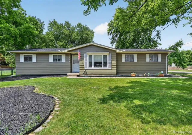 Homes for sale in Flushing, MI | 5355 N Seymour Rd, Flushing, MI 48433 | MLS# 61006790