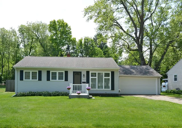 Homes for sale in Kalamazoo, MI | 3613 Ottawa Ave, Kalamazoo, MI 49006 | MLS# 70535137