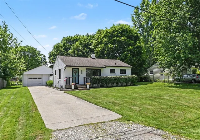 Homes for sale in Haslett, MI | 1415 Franklin St, Haslett, MI 48840 | MLS# 70541758