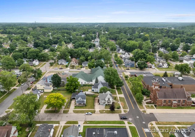Homes for sale in Belding, MI | 404 S Bridge St, Belding, MI 48809 | MLS# 70538236