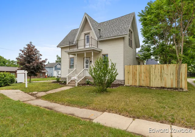 Homes for sale in Belding, MI | 404 S Bridge St, Belding, MI 48809 | MLS# 70538236
