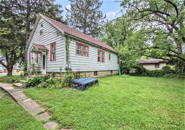 4th image of 7079 Us-12, Three Oaks, MI 49128 | MLS# 70489832
