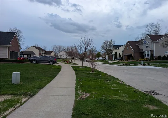 4th image of 33445 Bay Hill Dr, Romulus, MI 48174 | MLS# 60983196