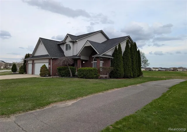 5th image of 33445 Bay Hill Dr, Romulus, MI 48174 | MLS# 60983196