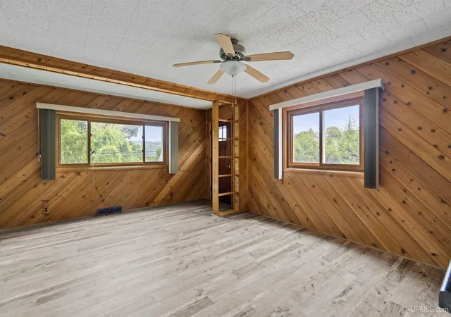 Photo 4 of Single family home for sale at 801 W Calverley Ave, Houghton, MI 49931 | MLS# 50217524 | Listing updated on 2026-08-18