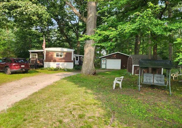 Photo 3 of Sale Pending at 4172 Betty Lee Blvd, Gladwin, MI 48624 | MLS# 50218792 | Listing updated on 2026-08-24