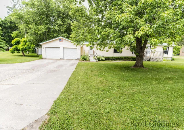 Homes for sale in Stanton, MI | 206 E 1St St, Stanton, MI 48888 | MLS# 70542457
