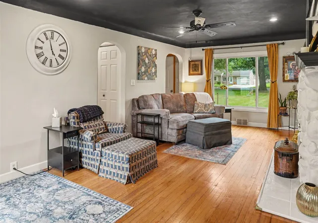 Photo 3 of Single family home for sale at 929 Bacon Ave, Portage, MI 49002 | MLS# 70552473 | Listing updated on 2026-08-28