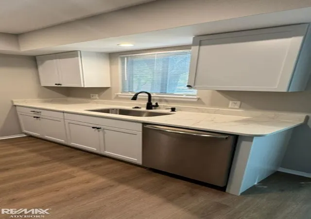 Listing Photo 5 - Condo for sale in building located at 40869 Highpointe Dr, Clinton, MI 48038 - Unit #38