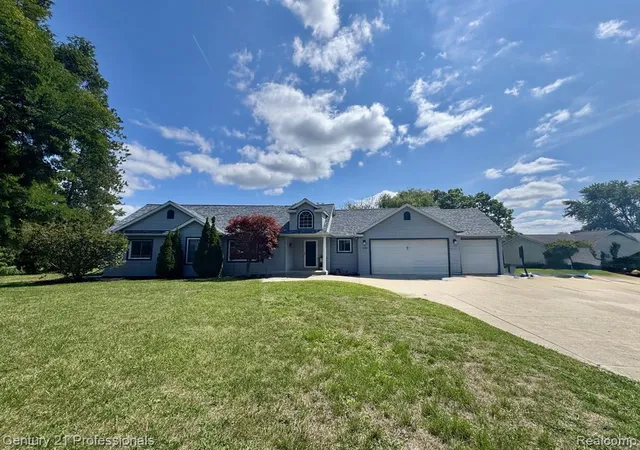 Photo 1 of Single family home for sale at 3251 Mann Rd, Clarkston, MI 48346 4030 | MLS# 61024956 | Listing updated on 2026-09-13
