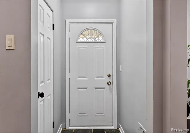 3rd image of 9171 W Outer Dr, Detroit, MI 48219 | MLS# 60975882