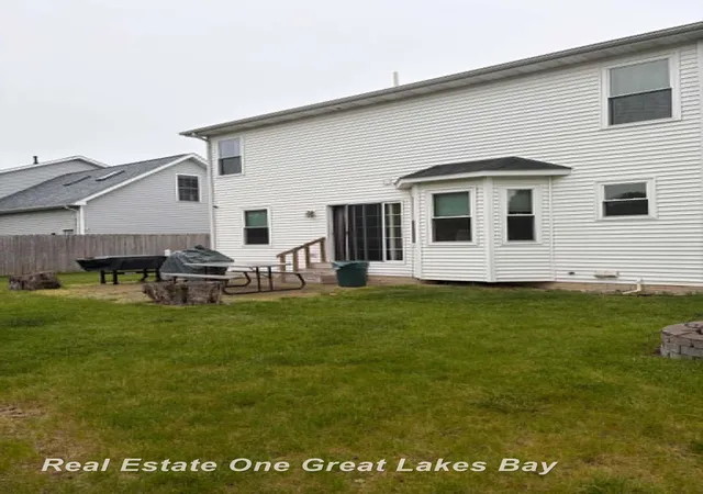 Photo 2 of Single family home for sale at 2894 Pimlico Ln, Saginaw, MI 48603 | MLS# 50210067 | Listing updated on 2026-06-04