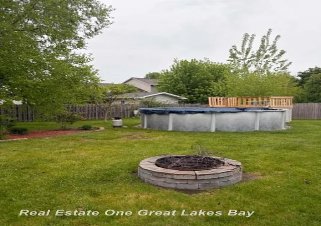 Photo 3 of Single family home for sale at 2894 Pimlico Ln, Saginaw, MI 48603 | MLS# 50210067 | Listing updated on 2026-06-04