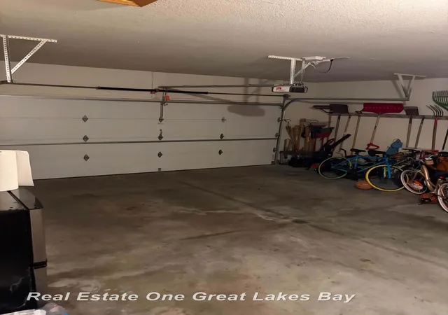 Photo 3 of Single family home for sale at 2894 Pimlico Ln, Saginaw, MI 48603 | MLS# 50210067 | Listing updated on 2026-06-04