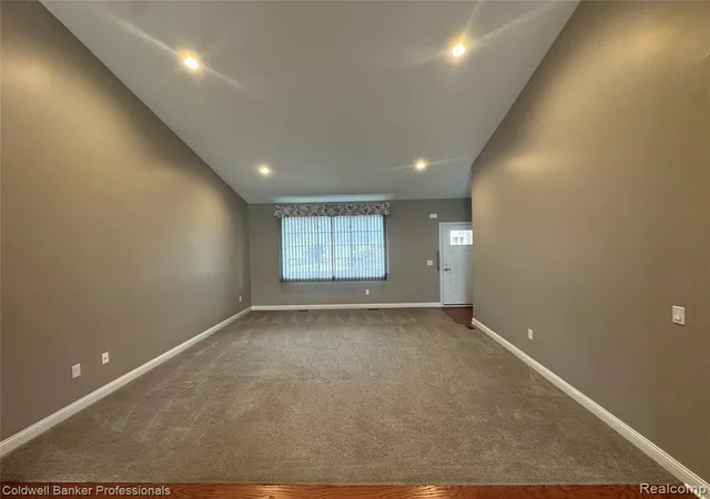 Listing Photo 4 - Condo for sale in building located at 1387 Lincoln St, Lapeer, MI 48446