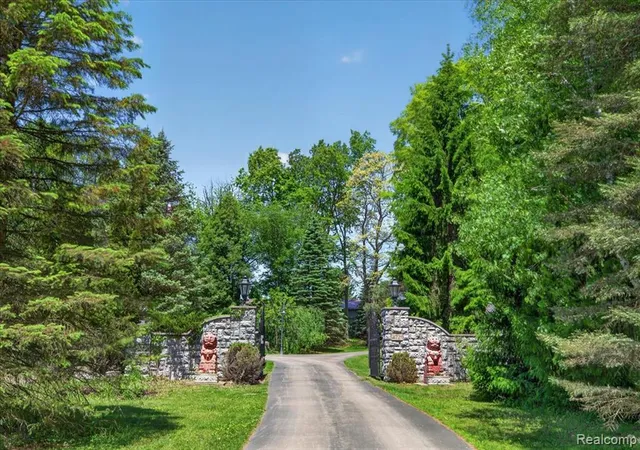 4th image of 4721 Hasslick Rd, North Branch, MI 48461 | MLS# 61004120