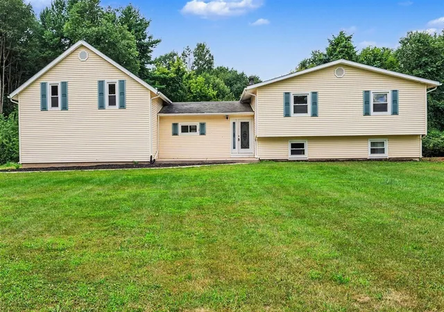 1st image of 11867 4 Mile Rd, Battle Creek, MI 49015 | MLS# 70553886