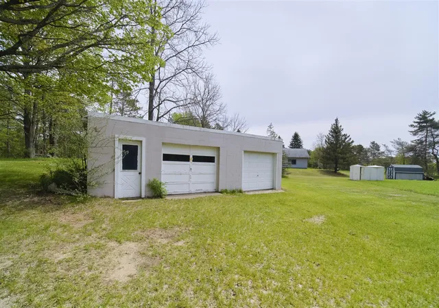 3rd image of 16263 Cadillac Hwy, Thompsonville, MI 49683 | MLS# 70534018