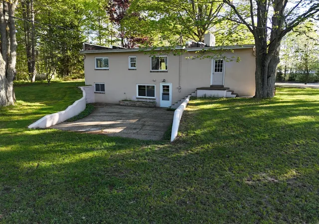 4th image of 16263 Cadillac Hwy, Thompsonville, MI 49683 | MLS# 70534018