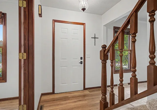 Homes for sale in Grand Rapids, MI | 2274 Stowevalley Dr, Grand Rapids, MI 49508 | MLS# 70543890