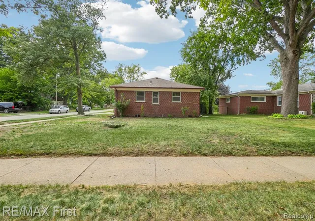 Photo 4 of Single family home for sale at 29309 Milton Ave, Madison Heights, MI 48071 2514 | MLS# 61024814 | Listing updated on 2026-08-29